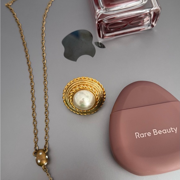 Monet Gold Necklace with Pearl Accent - vintage necklace gold color - Picture 5 of 5